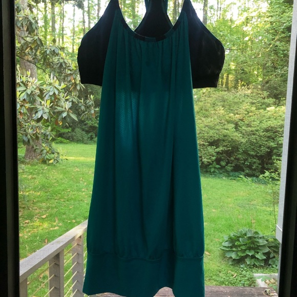 Lululemon No Limits blue floral tank size 10 - Picture 5 of 6